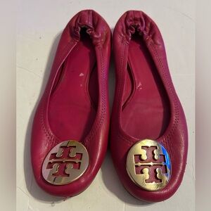Tory Burch Women's Fuchsia Ballet Flats with Gold Logo